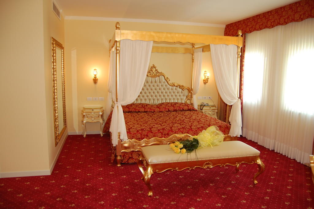 Hotel Motel Gold Calcinate الغرفة الصورة