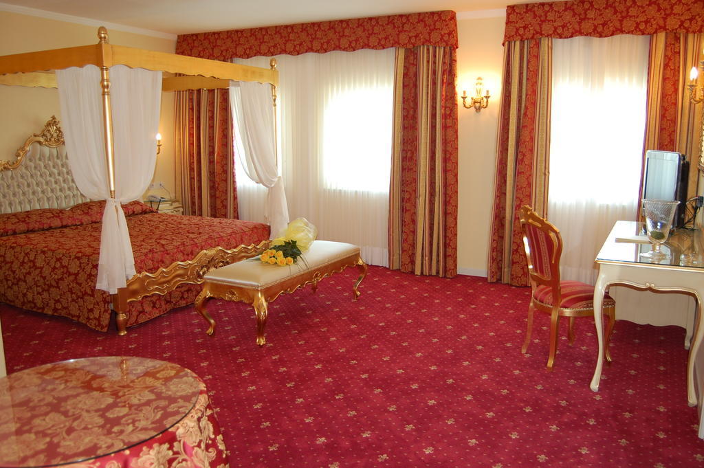 Hotel Motel Gold Calcinate الغرفة الصورة