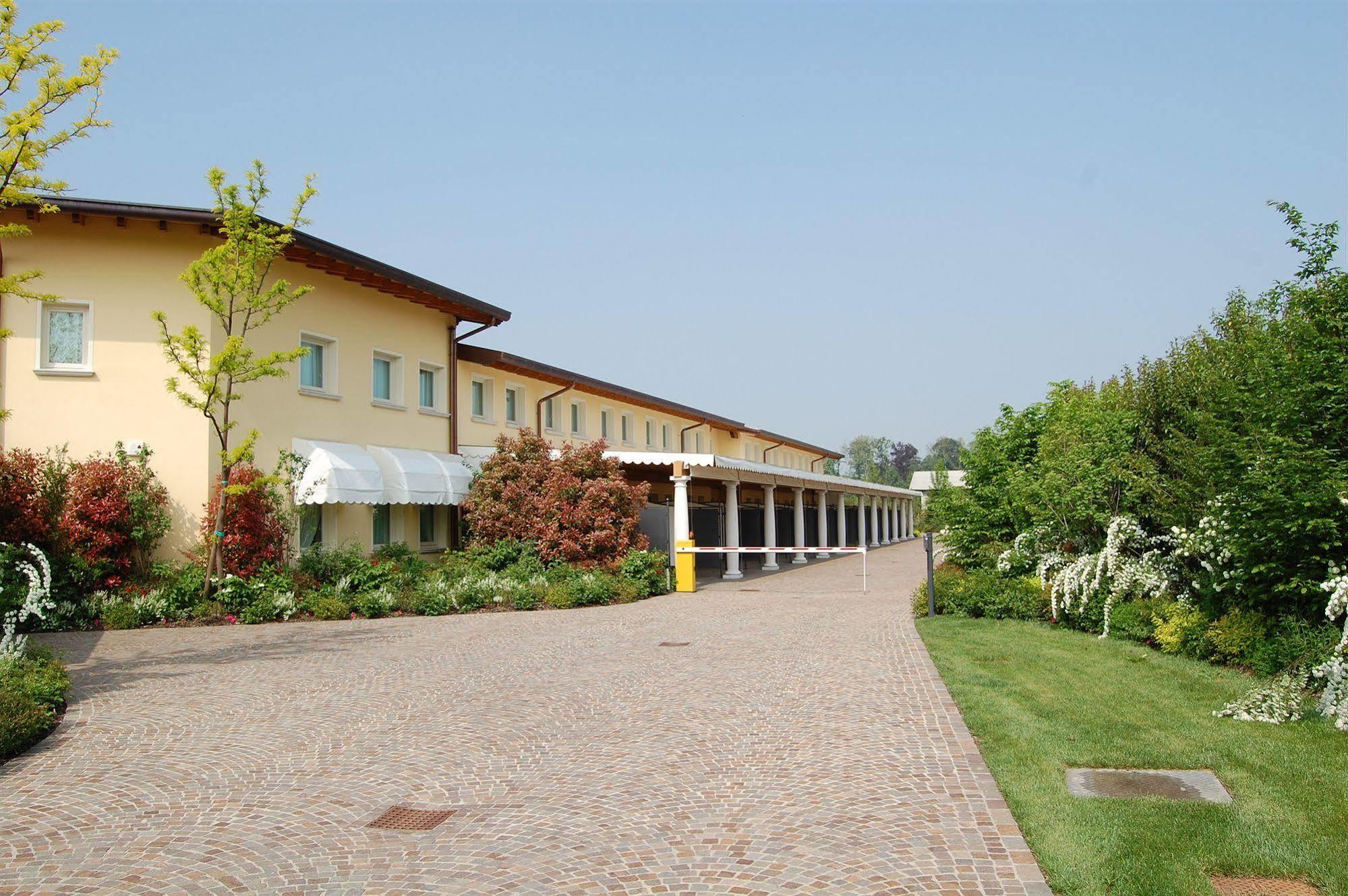 Hotel Motel Gold Calcinate المظهر الخارجي الصورة