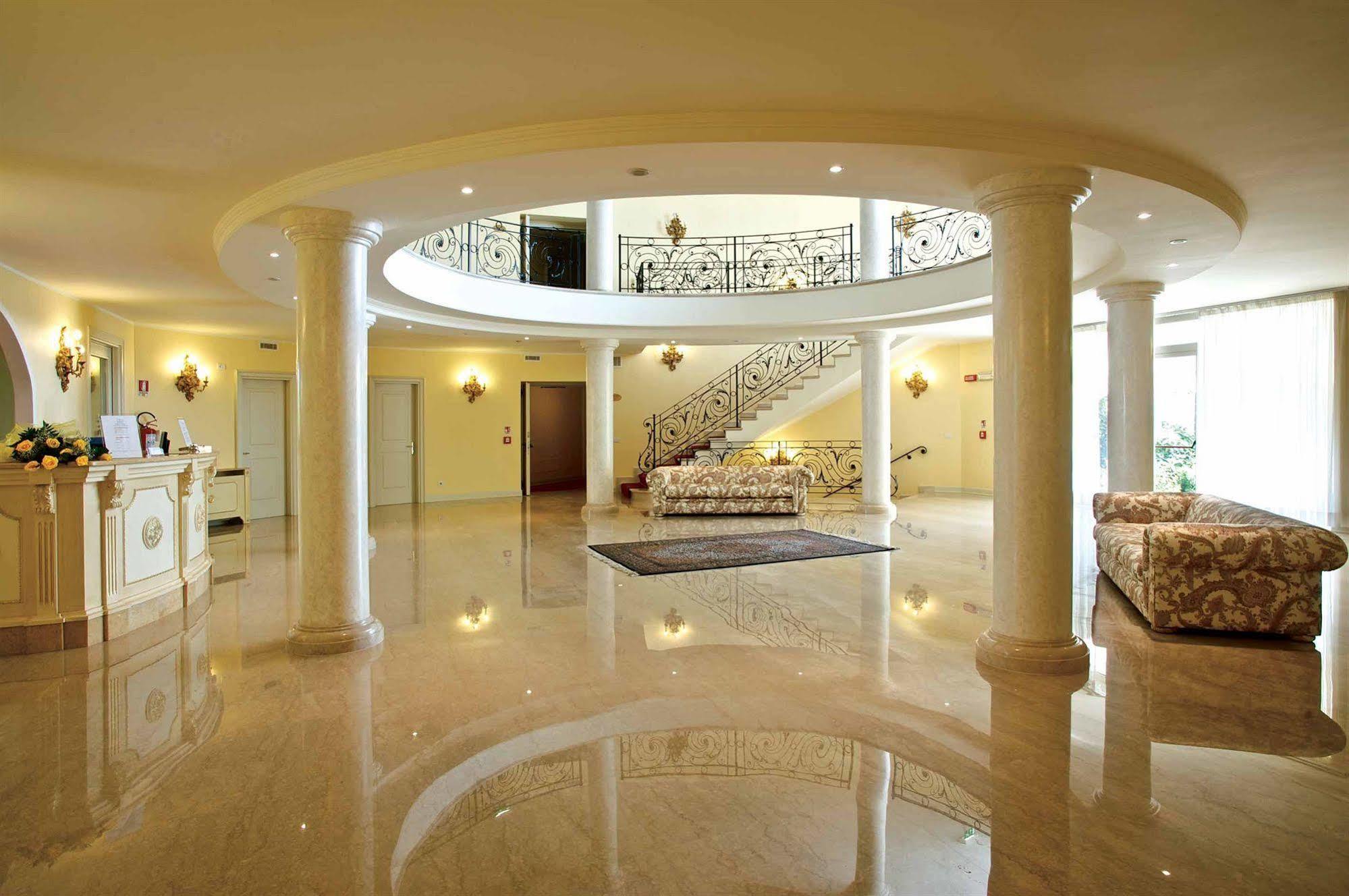 Hotel Motel Gold Calcinate المظهر الخارجي الصورة