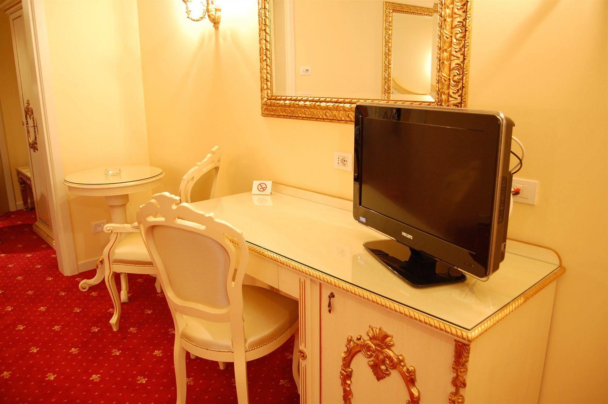 Hotel Motel Gold Calcinate المظهر الخارجي الصورة