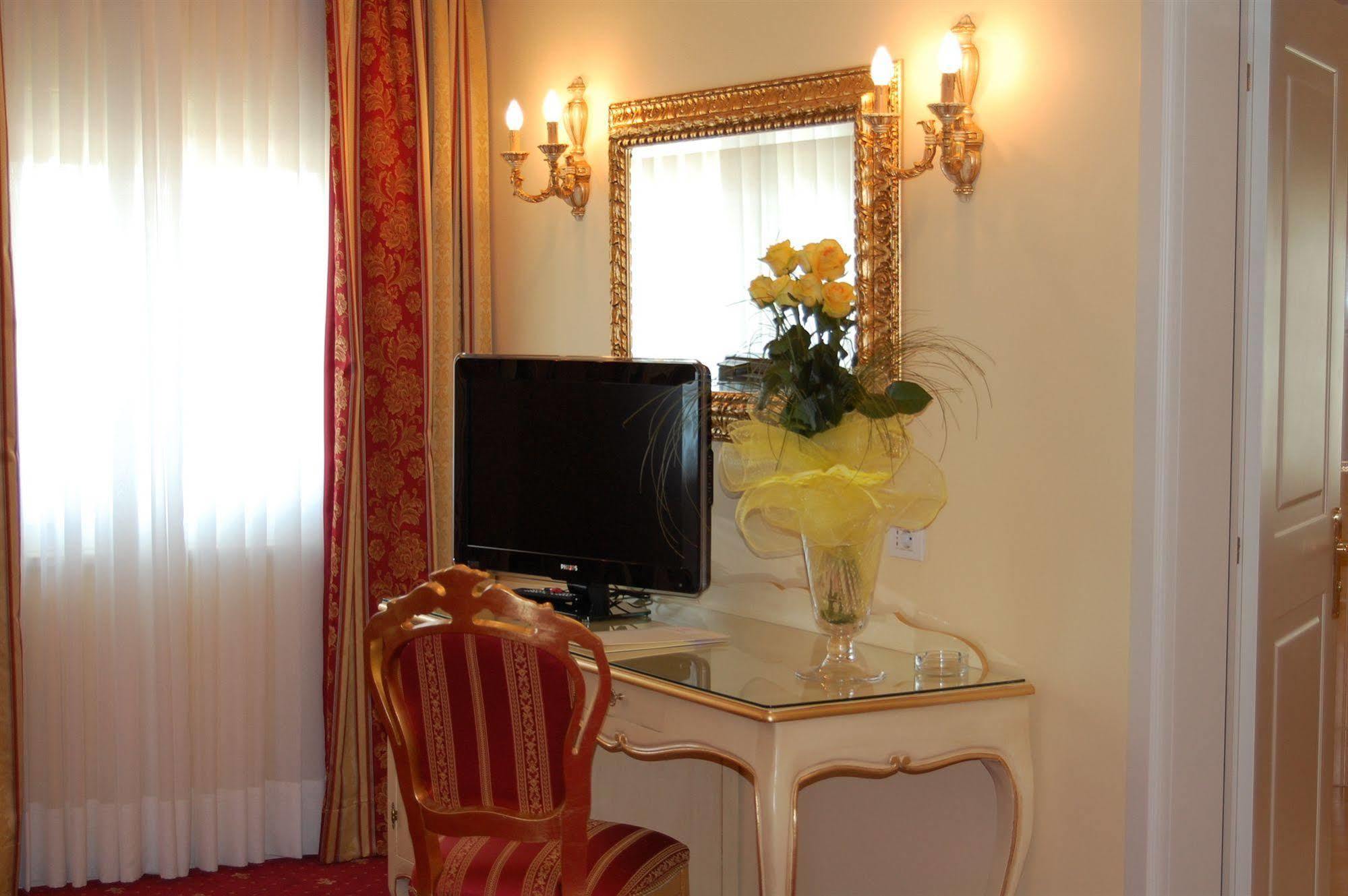 Hotel Motel Gold Calcinate المظهر الخارجي الصورة