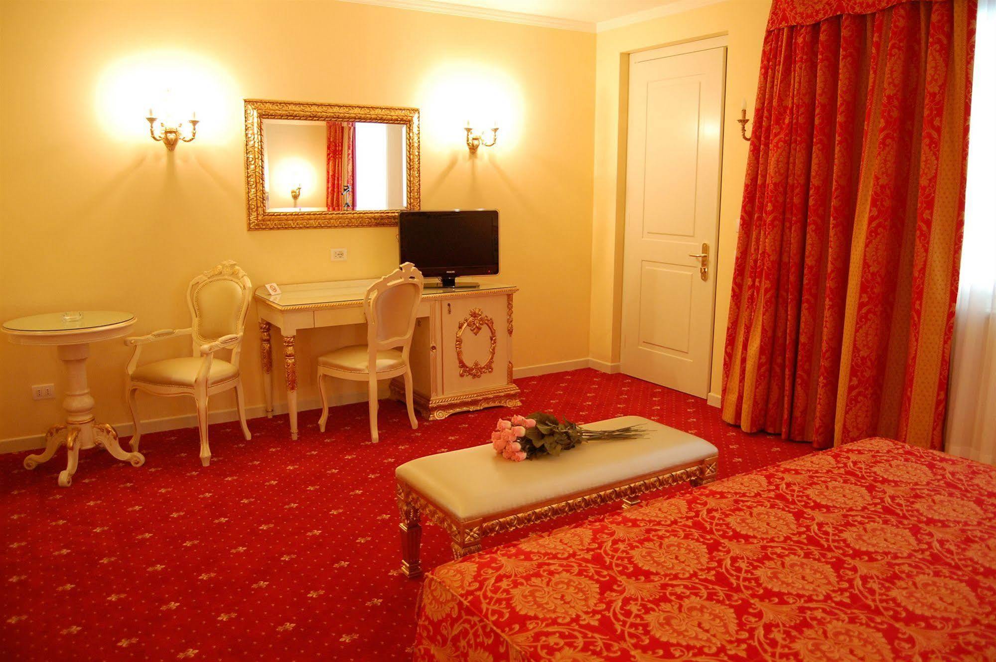 Hotel Motel Gold Calcinate المظهر الخارجي الصورة