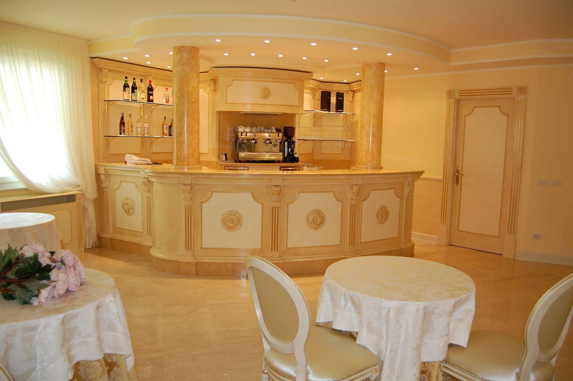 Hotel Motel Gold Calcinate المظهر الخارجي الصورة