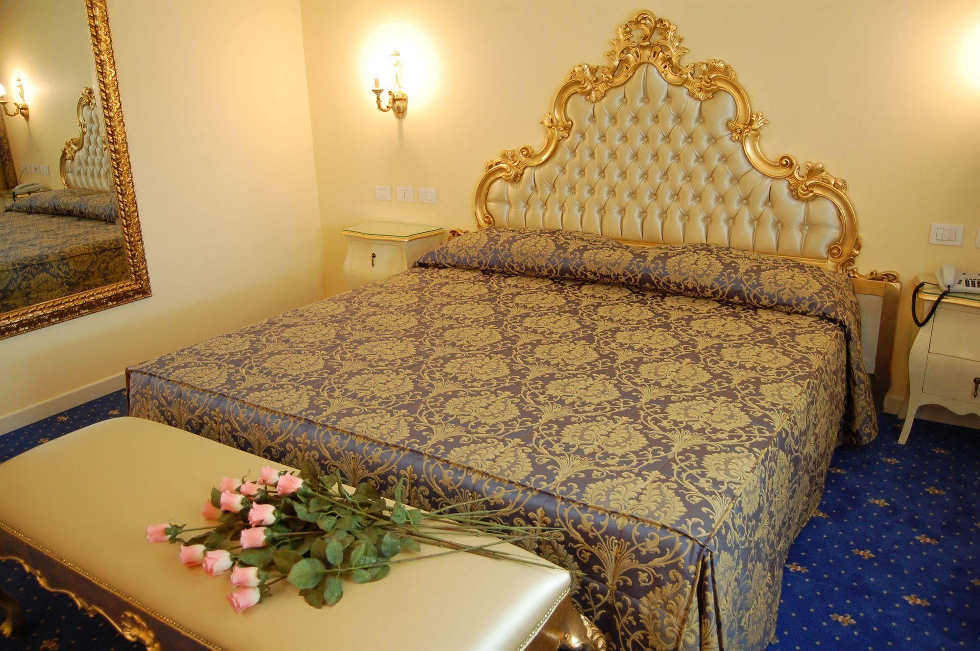 Hotel Motel Gold Calcinate المظهر الخارجي الصورة