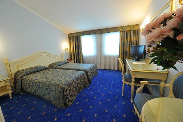 Hotel Motel Gold Calcinate المظهر الخارجي الصورة